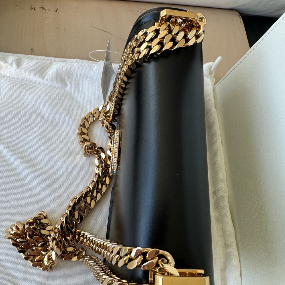 Burberry Chain Shoulder / Crossbody Bag Crystal-cut logo hardware at face - Picture 4 of 12